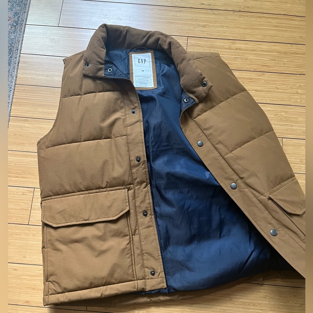 Gap Coldcontrol Max Waterproof puffer vest (M) - Picture 3 of 3